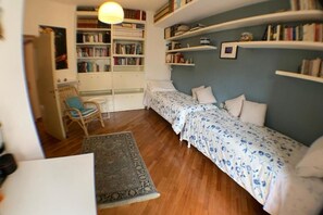 2 bedrooms, iron/ironing board, WiFi - number40laspezia (La Spezia)