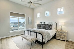 3 bedrooms, WiFi, bed sheets