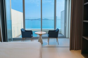 Premium Ocean Twin | Premium bedding, free WiFi, bed sheets