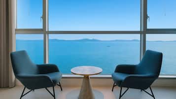 Deluxe Ocean Twin | Premium bedding, free WiFi, bed sheets