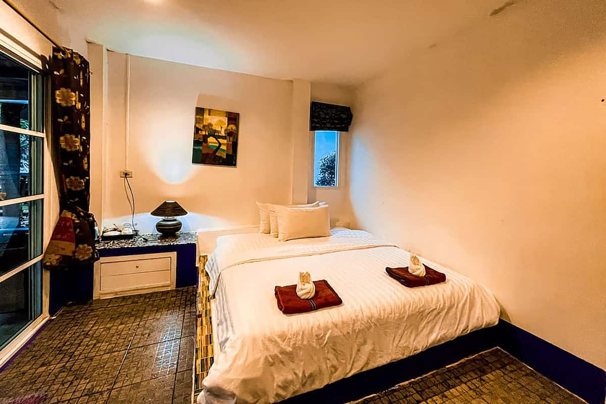 Standard Single Room, 1 King Bed, Non Smoking, Balcony