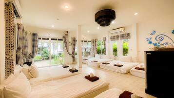 House, 1 Bedroom, Non Smoking, Patio | Free WiFi, bed sheets