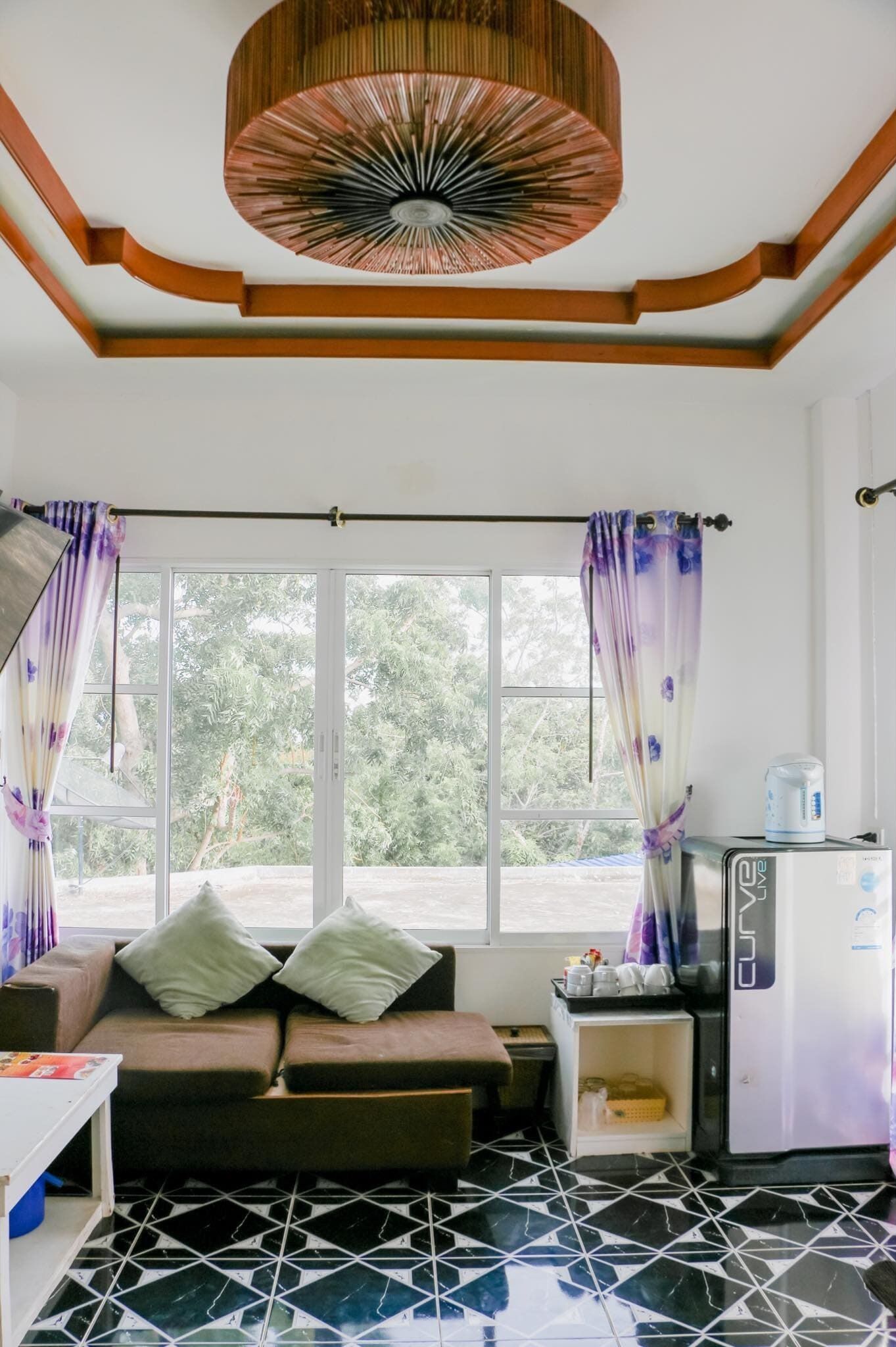 Room, Multiple Beds, Non Smoking, Tower | Living area