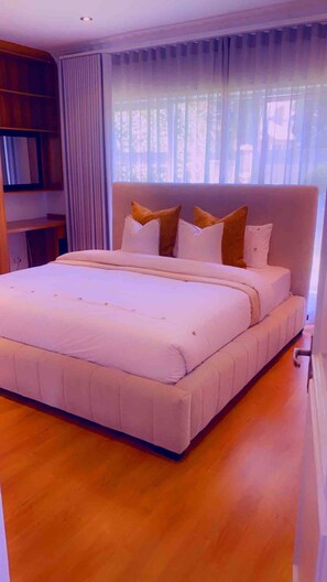 4 dormitorios, tabla de planchar con plancha, wifi