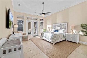 6 bedrooms, desk, iron/ironing board, travel cot
