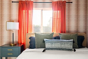 7 bedrooms, desk, iron/ironing board, WiFi - Epic AZ Stay: Pickleball, Putt Putt, Heated Pool (Peoria)
