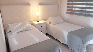 2 chambres, fer et planche à repasser, Wi-Fi, draps fournis