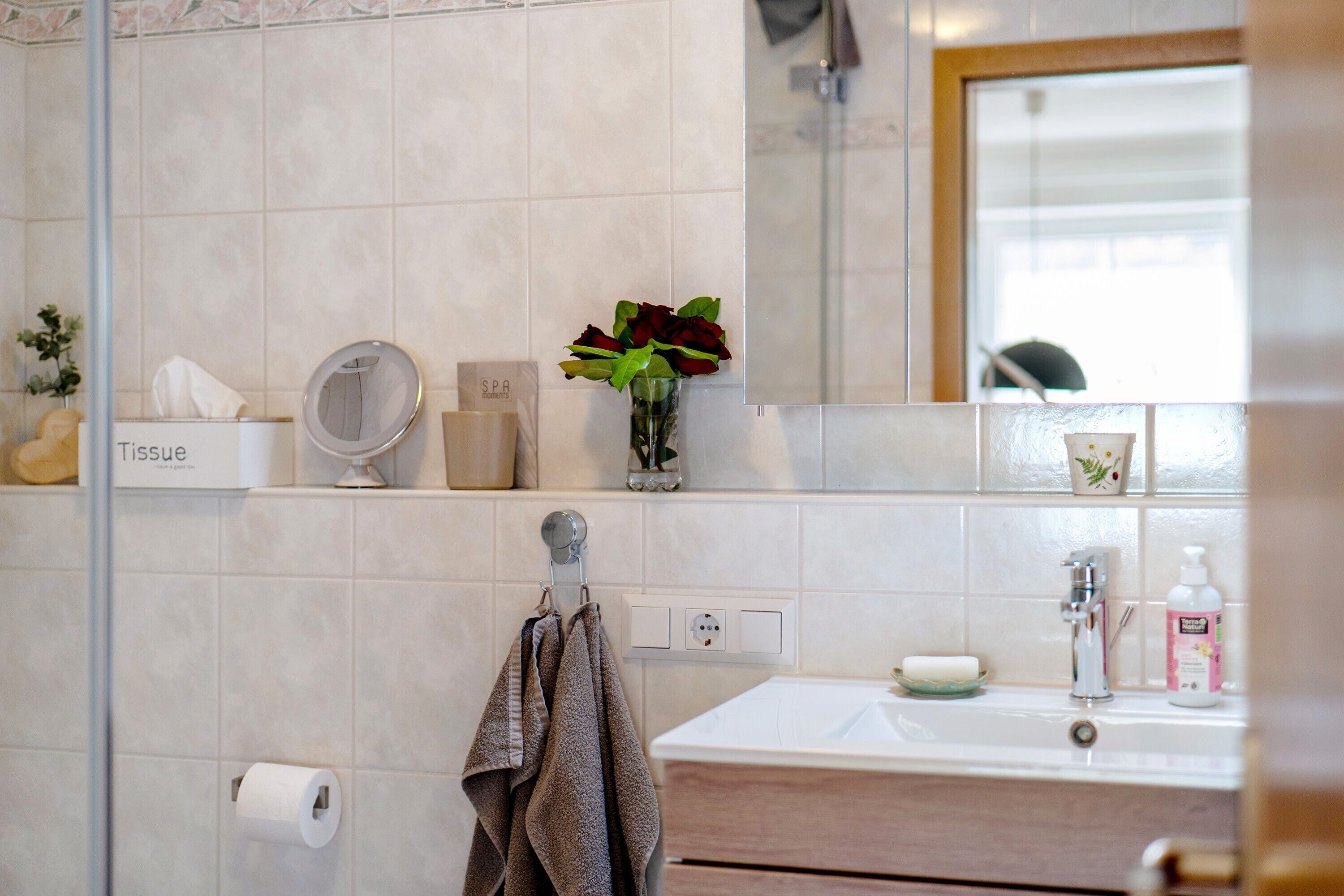 Een douche, een haardroger, handdoeken