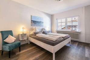 4 عدّة غرف نوم وواي فاي مجانًا وملاءات أسرّة