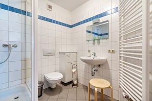 Bruser, hårtørrer, håndklæder