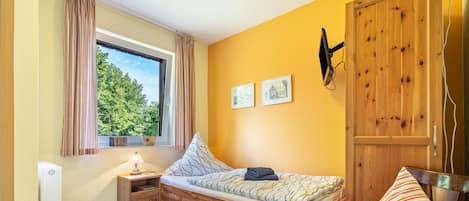 1 bedroom, free WiFi, bed sheets