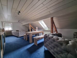 Interior - Apartment 'Kleinbauer' with Shared Terrace, Shared Garden and Wi-Fi (Wirsberg)