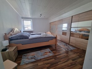 2 habitaciones, tabla de planchar con plancha y wifi gratis 