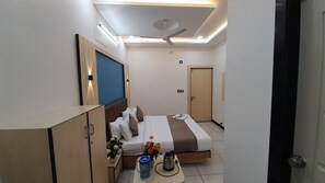 Soundproofing, iron/ironing board, free WiFi