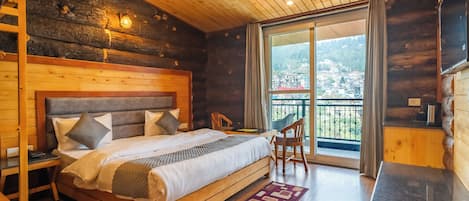 Muebles diferentes, escritorio y espacio para trabajar con laptop