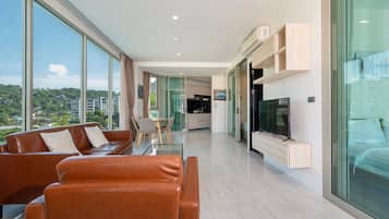 Premium Apartment, 2 Bedrooms, Balcony, Partial Sea View | Living area