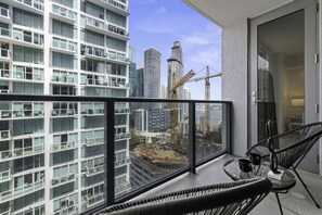 Property grounds - Luxurious 2-Bedroom Apt + Parking in Brickell. (Miami)