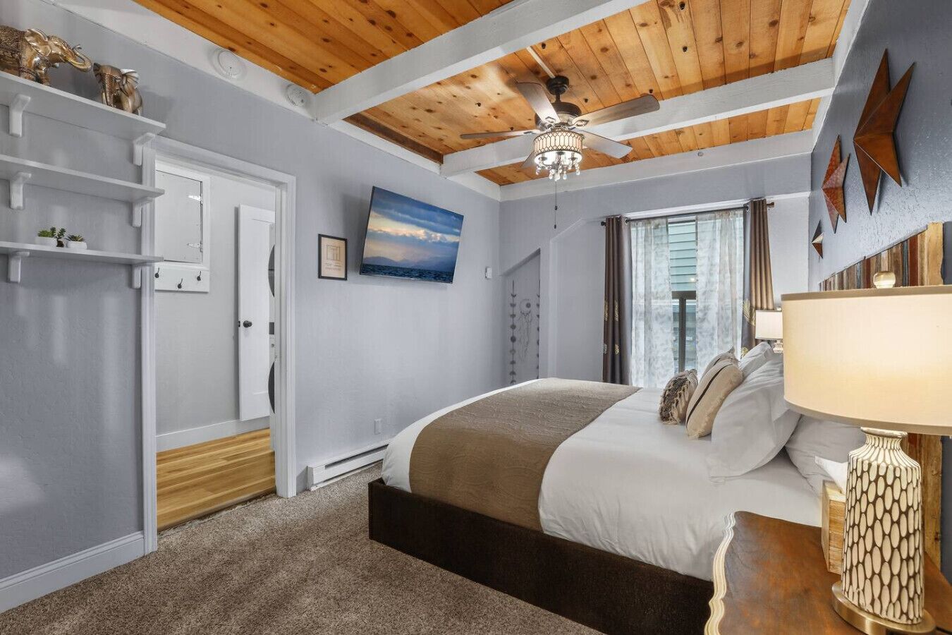 1 quarto, escrivaninha, ferros/tábuas de passar roupa, Wi-Fi