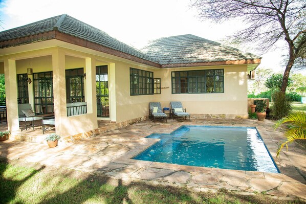 4 piscinas al aire libre