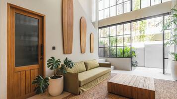 Deluxe Villa, 1 Bedroom, Non Smoking, Air conditioning | Living area