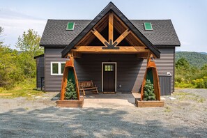 Exterior - Tiny Home with Spectacular Views & FP (Parksville)