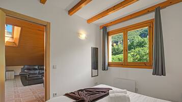 1 bedroom, free WiFi, bed sheets