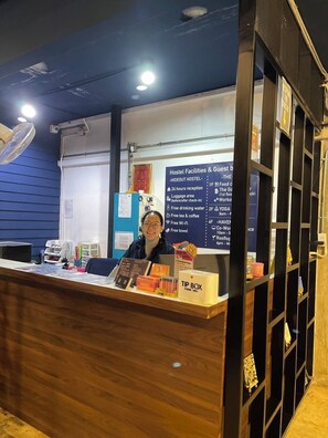 Front of property - AREA81 HIDEOUT Hostel Khaosan (Bangkok)