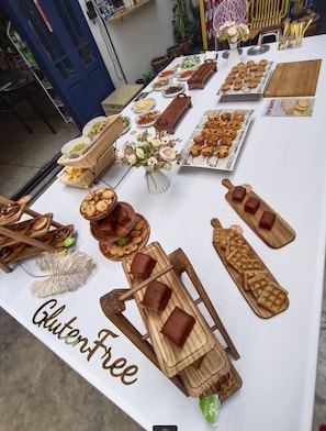 Daily to-go breakfast for a fee - AREA81 HIDEOUT Hostel Khaosan (Bangkok)