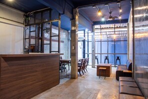 Front of property - AREA81 HIDEOUT Hostel Khaosan (Bangkok)