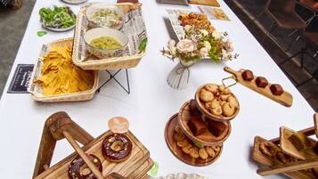 Daily to-go breakfast (THB 100 per person)