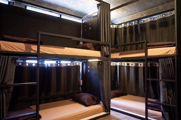 ห้องเบสิกพักรวม | ห้องเก็บเสียง, Wi-Fi ฟรี