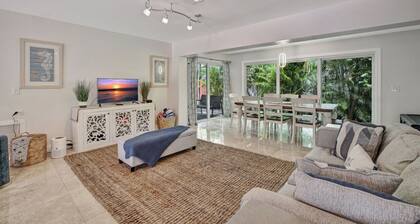 Stylish 2br/3ba w-Heated Pool + Beach Walkable