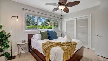 2 chambres, bureau, fer et planche à repasser, lit parapluie