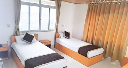 Hotel East Inn
