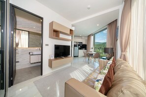 Exklusiv lägenhet - balkong - viss havsutsikt | Vardagsrum | Platt-tv