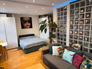 2 habitaciones, tabla de planchar con plancha y wifi gratis 