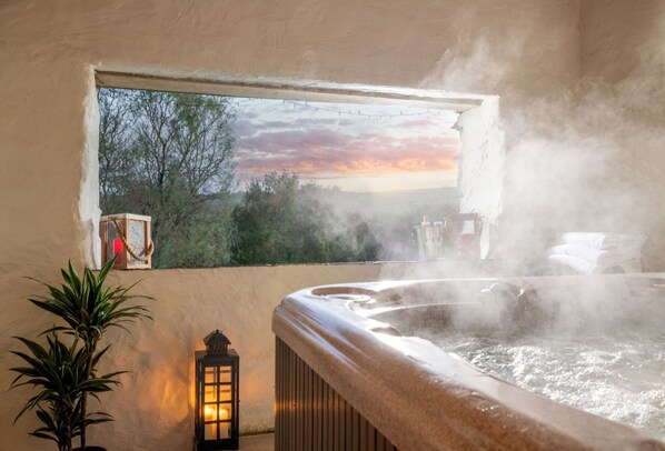 Outdoor spa tub