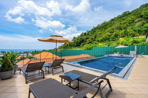 Hillside Seaview Residence