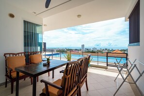 Tempat makan outdoor