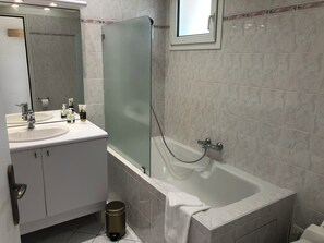 Handdoeken, shampoo, toiletpapier