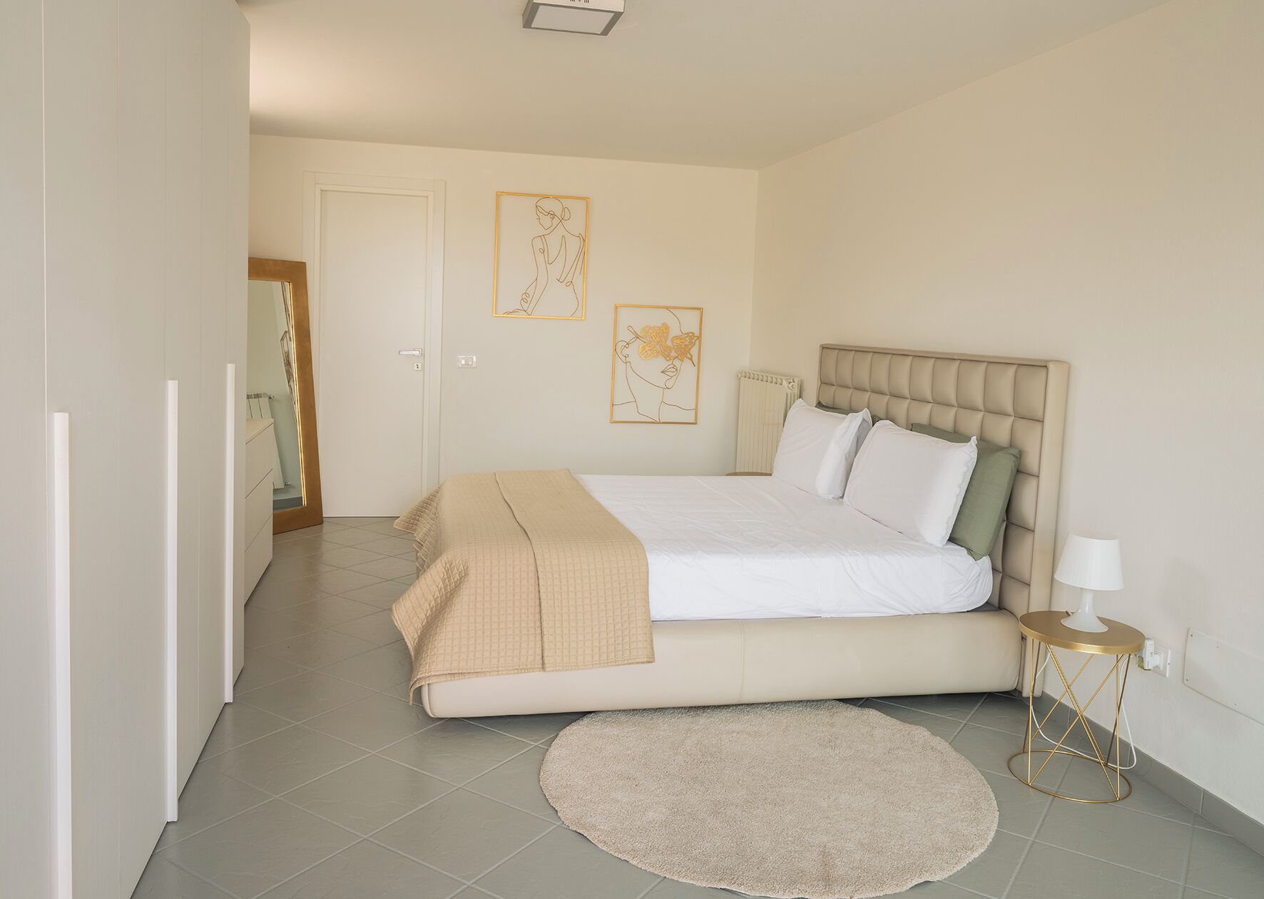 2 Schlafzimmer, Schreibtisch, Bügeleisen/Bügelbrett, WLAN