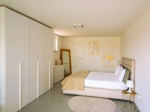 2 dormitorios, tabla de planchar con plancha, wifi y ropa de cama