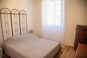 2 bedrooms, bed sheets - Charming apartment (Roquebillière)