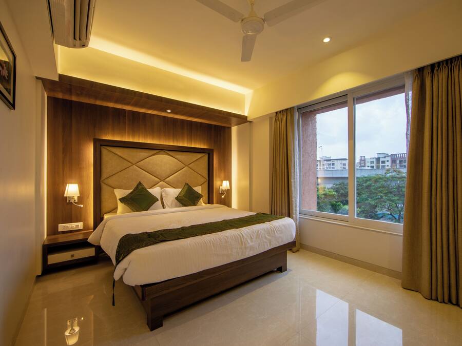 Sistema de insonorización, tabla de planchar con plancha y wifi gratis