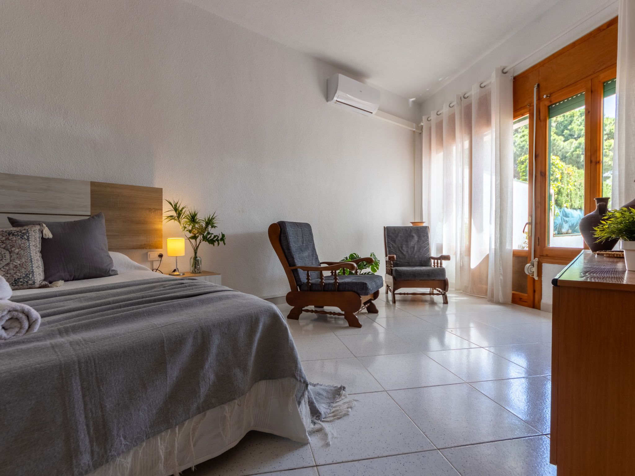 3 bedrooms, desk, iron/ironing board, WiFi