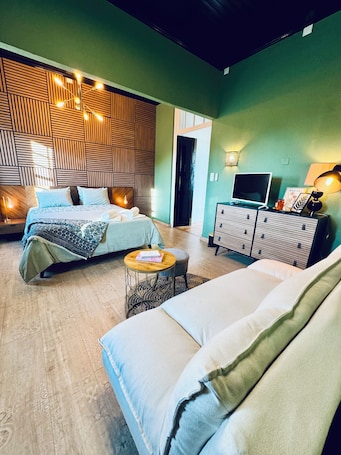 6 bedrooms, iron/ironing board, WiFi, bed sheets. Nest of the Dão (ninho do Dão)
