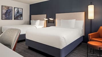Kamar Standar, 2 Tempat Tidur Queen | Seprai premium, dilengkapi dengan perabotan berbeda-beda, dan meja kerja
