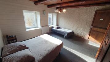 5 slaapkamers, een kluis op de kamer, een strijkplank/strijkijzer