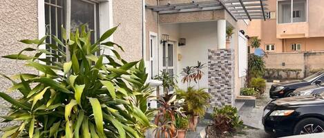 Fachada da propriedade