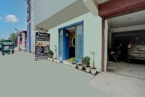 Exterior - Hotel Twamev residency Uttam Nagar  (New Delhi)